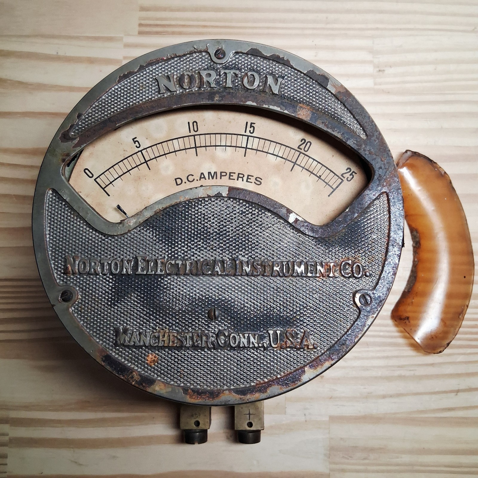 Vintage US Navy Norton DC Ammeter 0-25 Amp Cast Iron Military Ship Panel Meter Vintage US Navy Norton DC Ammeter 0-25 Amp Cast Iron Military Ship Panel Meter