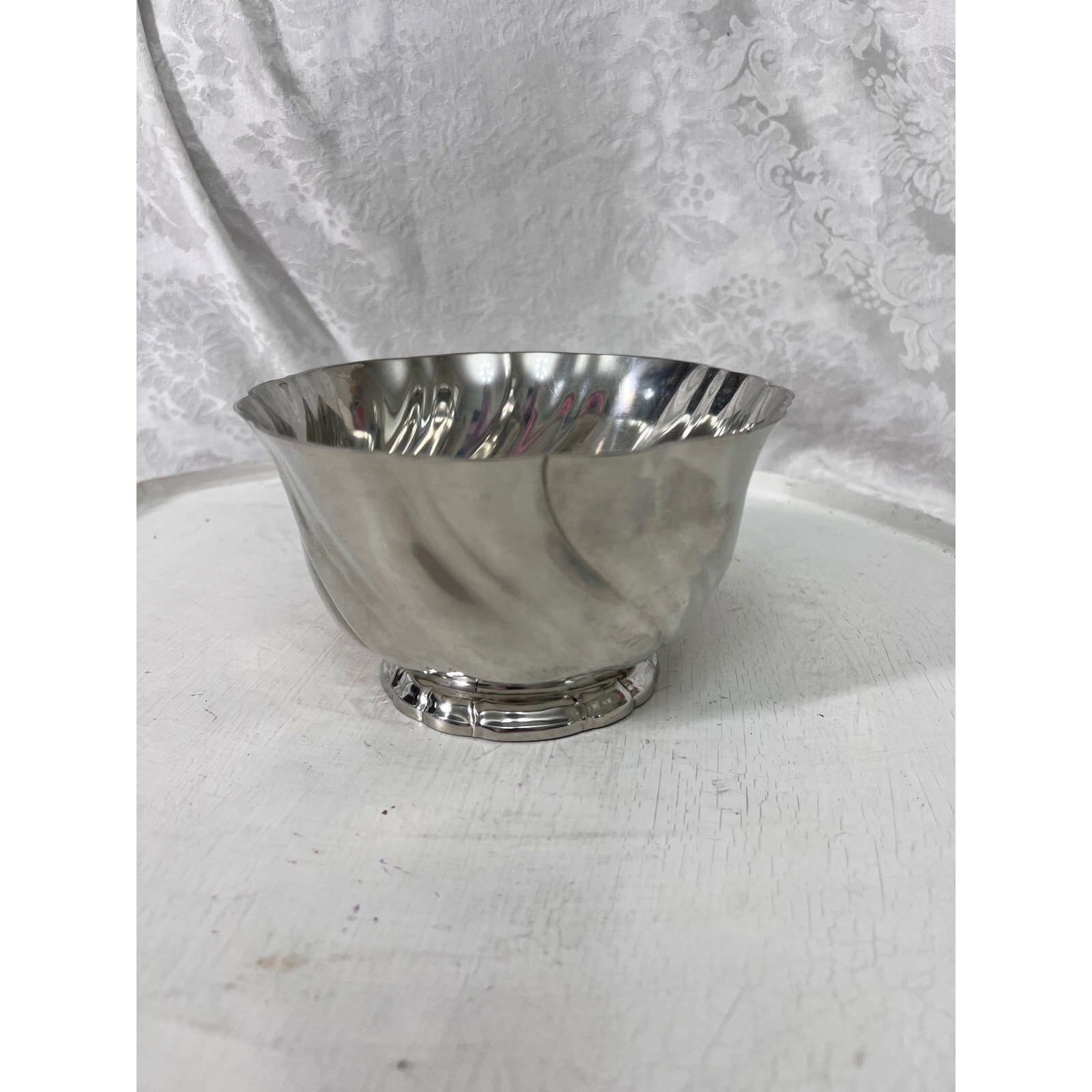 Kirk Stieff Smithsonian Institution Pewter Swirl Bowl S124P 31 Scalloped Rim