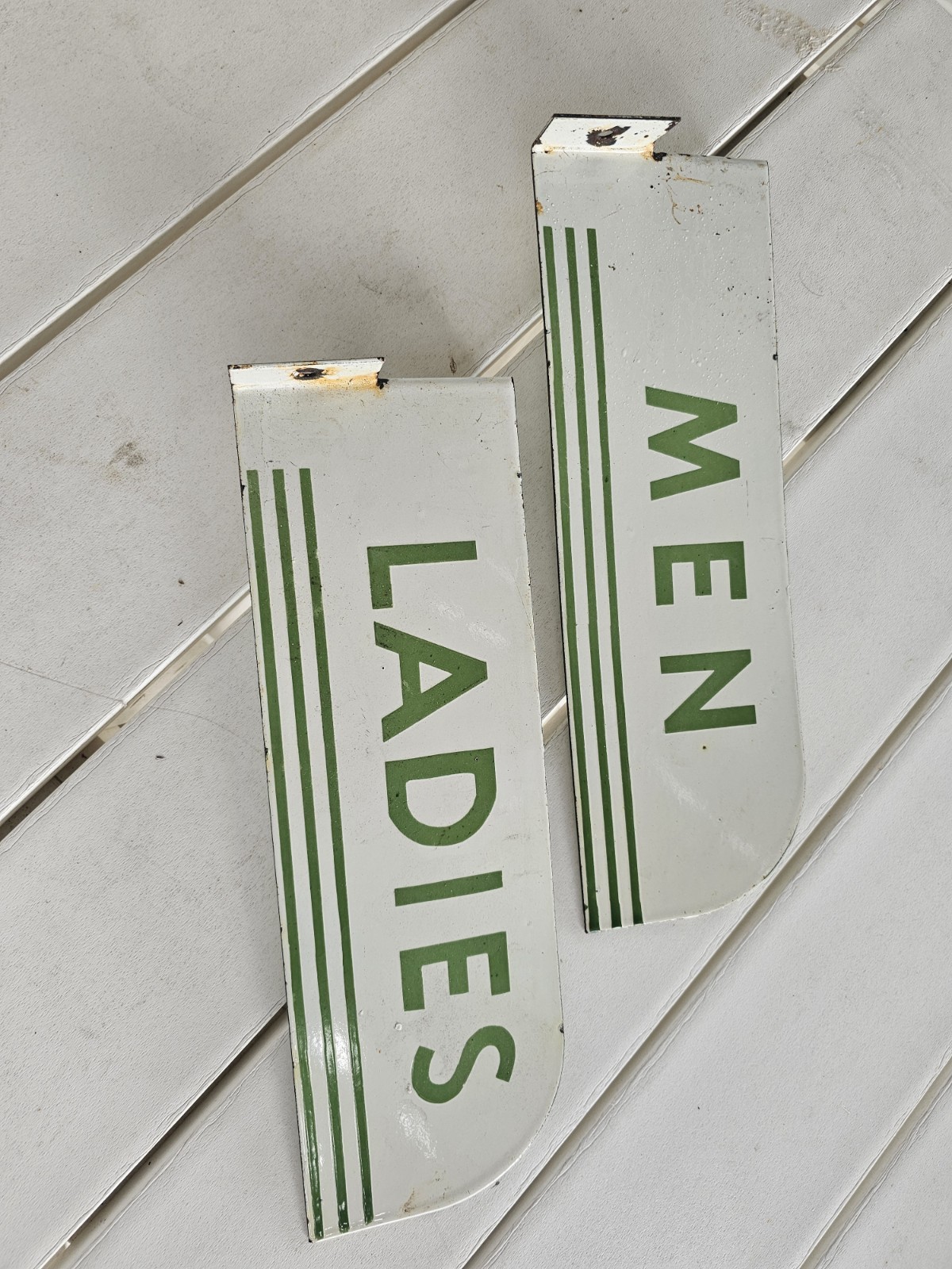 VINTAGE TEXACO RESTROOM MENS LADIES SET FLANGE PORCELAIN SIGN DOUBLE SIDED VINTAGE TEXACO RESTROOM MENS LADIES SET FLANGE PORCELAIN SIGN DOUBLE SIDED
