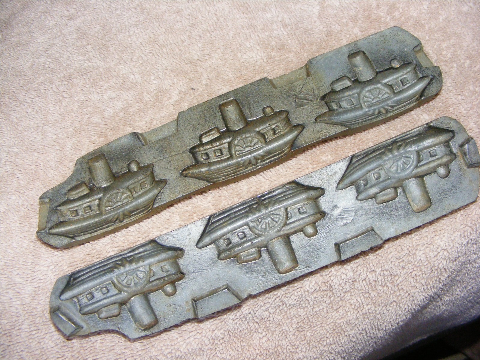 Antique Mills & Bros. Cast Iron Candy Mold Paddle Wheel Boat Mark 217 EXCELLENT Antique Mills & Bros. Cast Iron Candy Mold Paddle Wheel Boat Mark 217 EXCELLENT