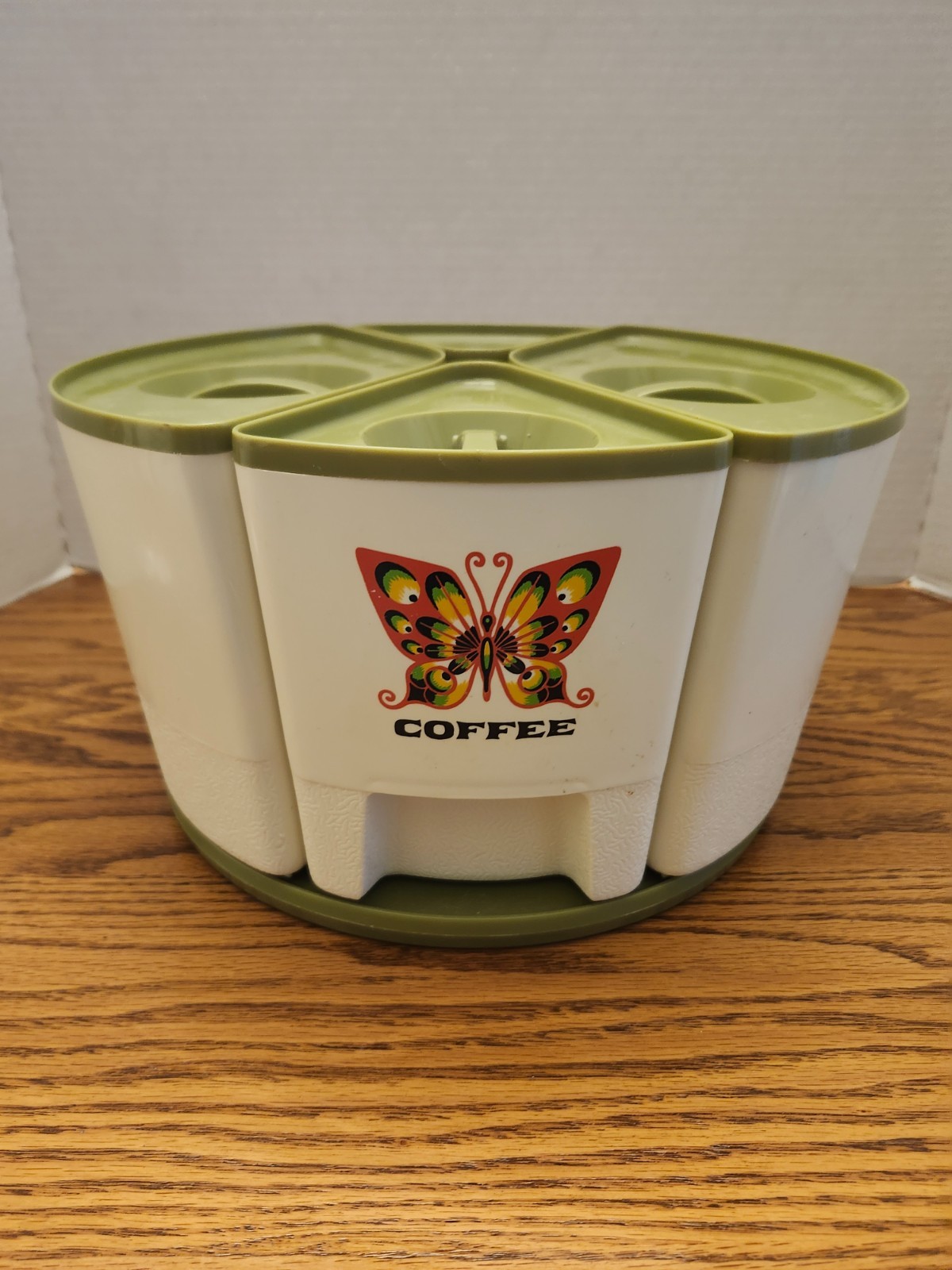 VTG 4 pc Canister W Lids Sterilite 1591 Avocado Green W Butterflies, lazy susan VTG 4 pc Canister W Lids Sterilite 1591 Avocado Green W Butterflies, lazy susan