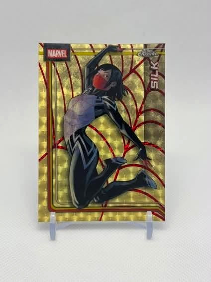 Topps Marvel Chrome Silk #156 Parallel Non-Sport Trading Card Topps Marvel Chrome Silk #156 Parallel Non-Sport Trading Card