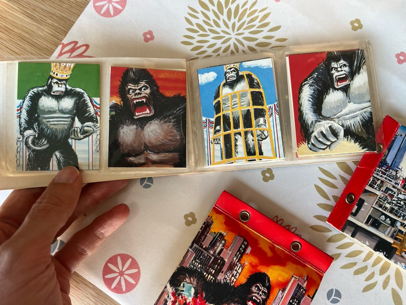 1976 Yamakatsu King Kong Japanese Vintage 97 Cards + Albums Dino De Laurentiis 1976 Yamakatsu King Kong Japanese Vintage 97 Cards + Albums Dino De Laurentiis