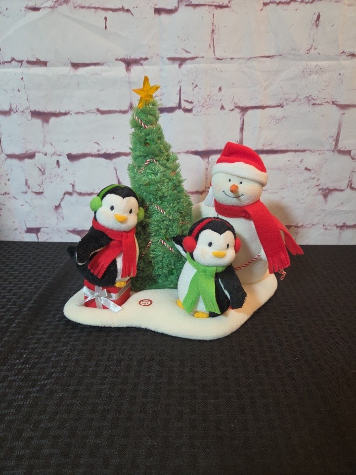 Hallmark Jingle Pals Very Merry Trio 2006 Animated Singing Snowman and Penguins Hallmark Jingle Pals Very Merry Trio 2006 Animated Singing Snowman and Penguins