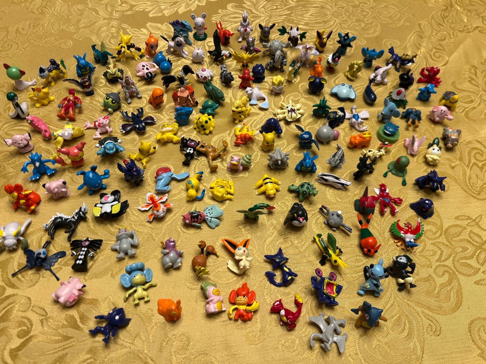Huge Lot of 137 Miniature Pokemon 1" Mini Figures Toys Figures - Some RARE Huge Lot of 137 Miniature Pokemon 1" Mini Figures Toys Figures - Some RARE