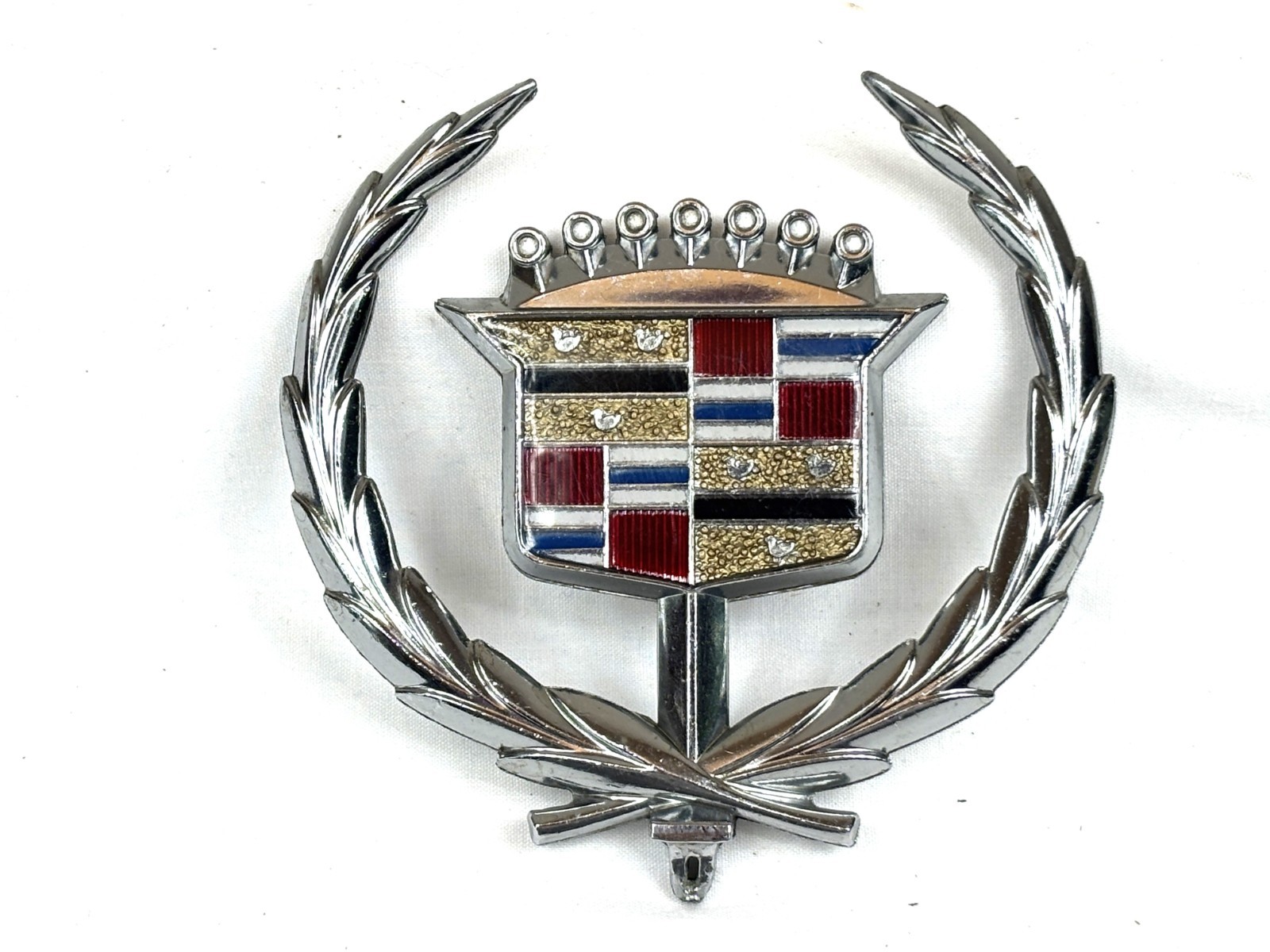 VINTAGE AUTHENTIC OEM CADILLAC CHROME CREST WREATH HOOD ORNAMENT VINTAGE AUTHENTIC OEM CADILLAC CHROME CREST WREATH HOOD ORNAMENT