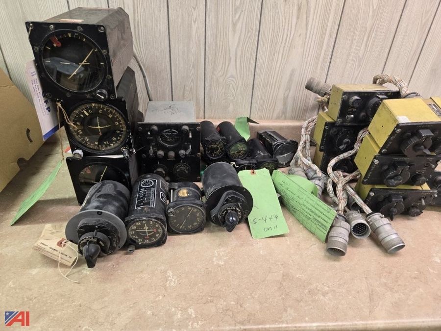 Antique Aviation Instruments WWII, Korean War era Antique Aviation Instruments WWII, Korean War era