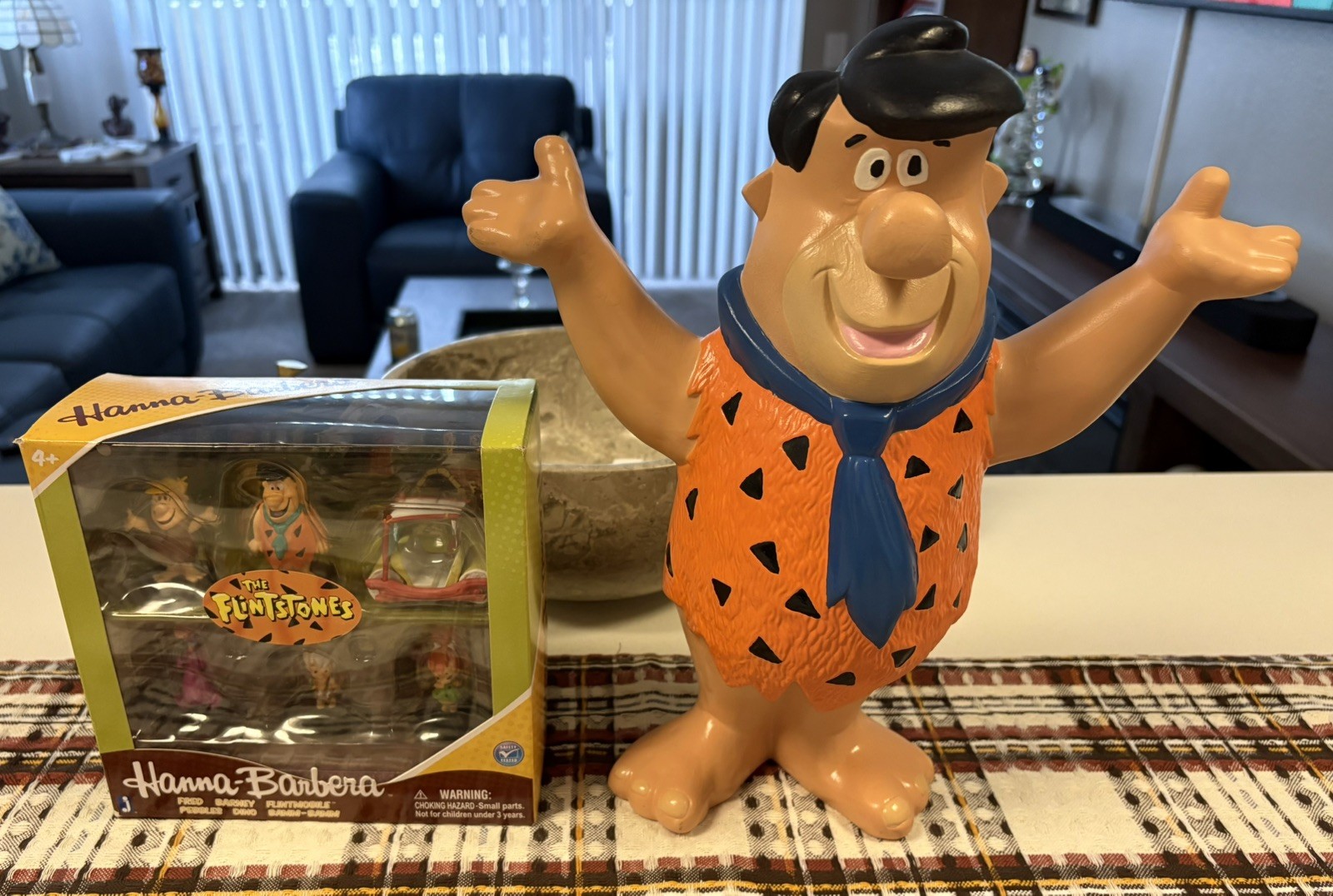 Hanna Barbera Boxed The Flintstones Cartoon Figurine and ceramic Fred flintstone Hanna Barbera Boxed The Flintstones Cartoon Figurine and ceramic Fred flintstone