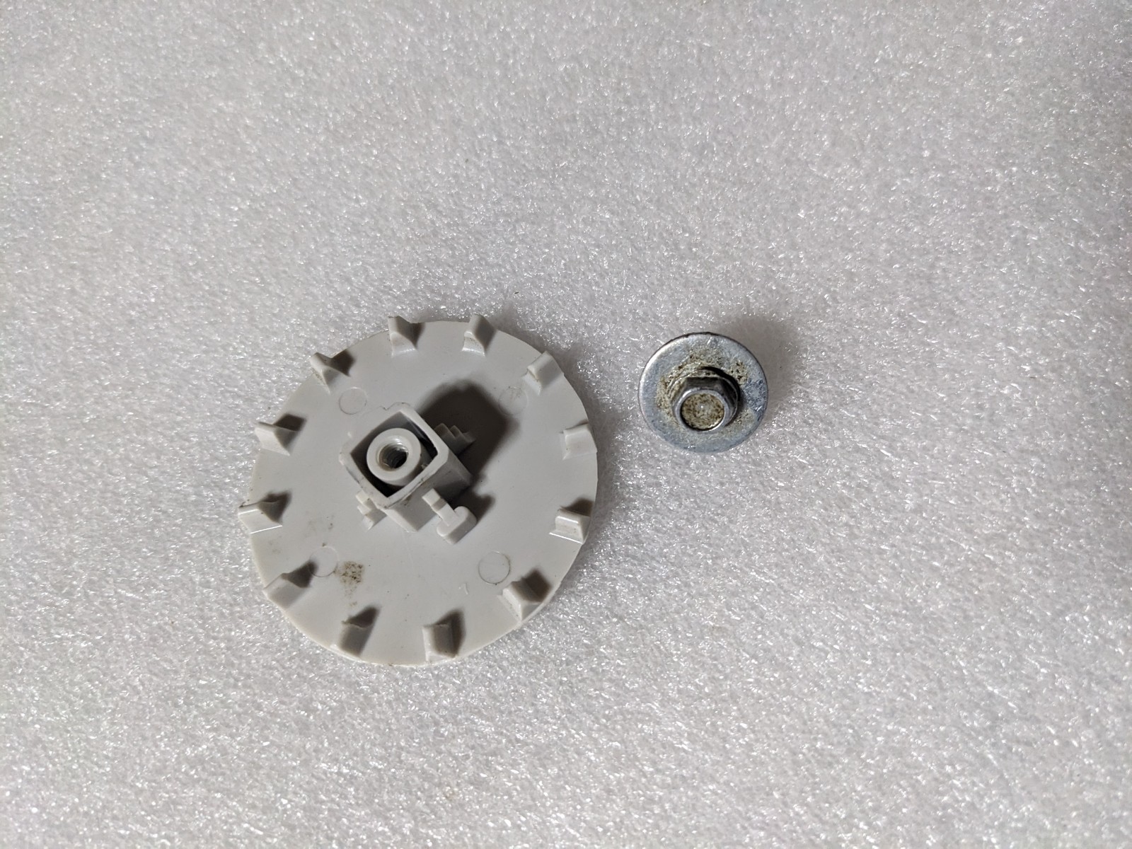 Lakewood Kool Operator Fan Part Side Bolt Nut Holder Screw Cap Plastic lff2009a Lakewood Kool Operator Fan Part Side Bolt Nut Holder Screw Cap Plastic lff2009a