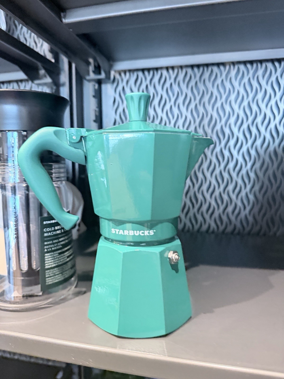 Starbucks X Bialetti Moka 6-cup In Green. NIB In Hand Starbucks X Bialetti Moka 6-cup In Green. NIB In Hand