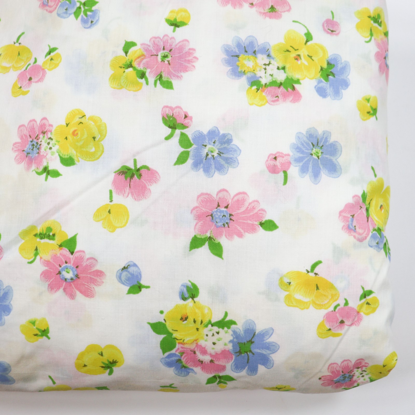 Vtg KING Fitted Bed Sheet Floral Flowers Cottage Pink Blue Yellow Roses 1960s Vtg KING Fitted Bed Sheet Floral Flowers Cottage Pink Blue Yellow Roses 1960s