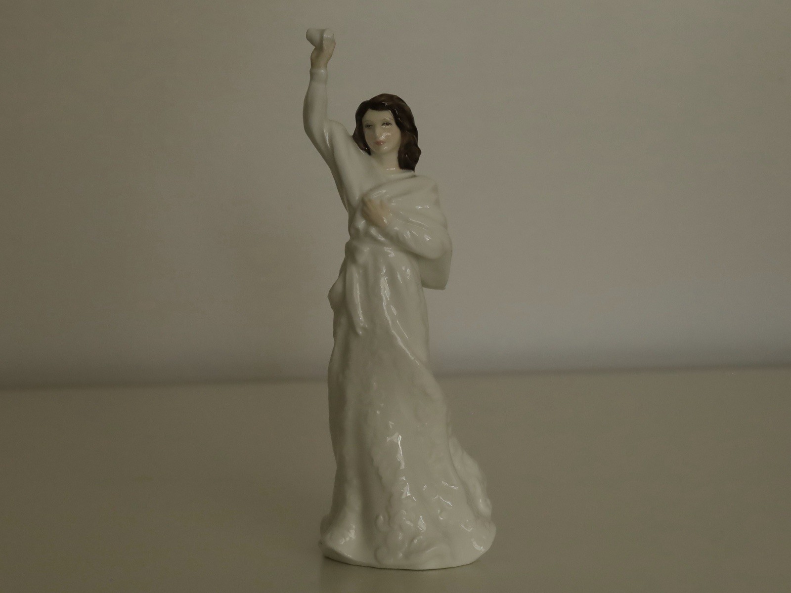Vintage Royal Doulton "Au Revoir" HN 3720 Bone China Figurine 7" A. Maslankowski