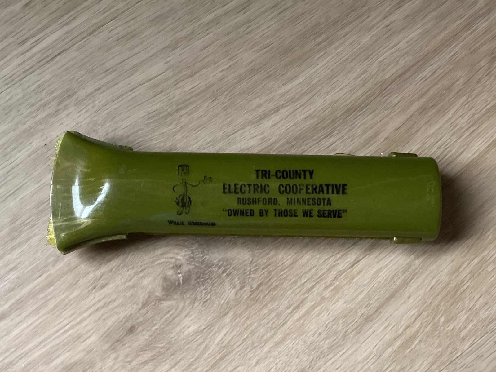 Vtg Advertising Tri County Electric Cooperative Rushford MN Retractable Brush Vtg Advertising Tri County Electric Cooperative Rushford MN Retractable Brush