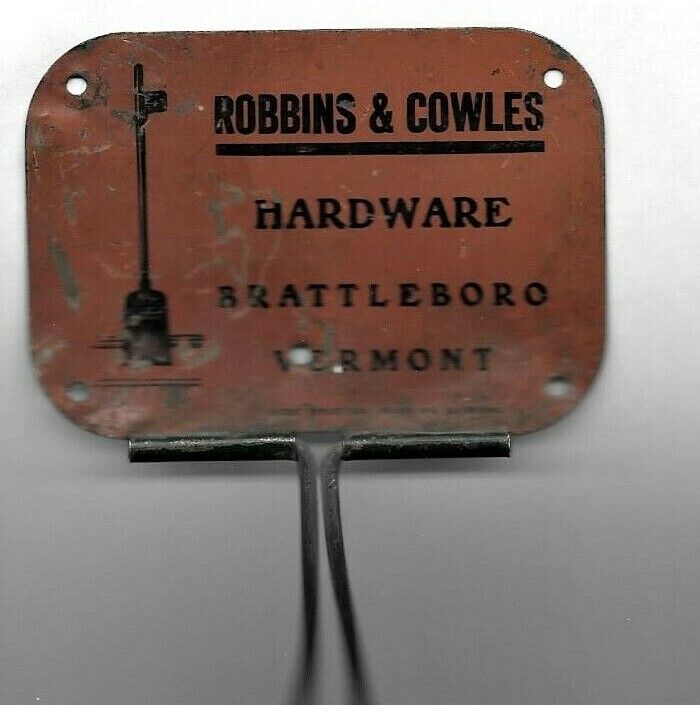 1910s Robbins & Cowles Hardware Brattleboro VT Adv Broom Holder Tin Sign Antique