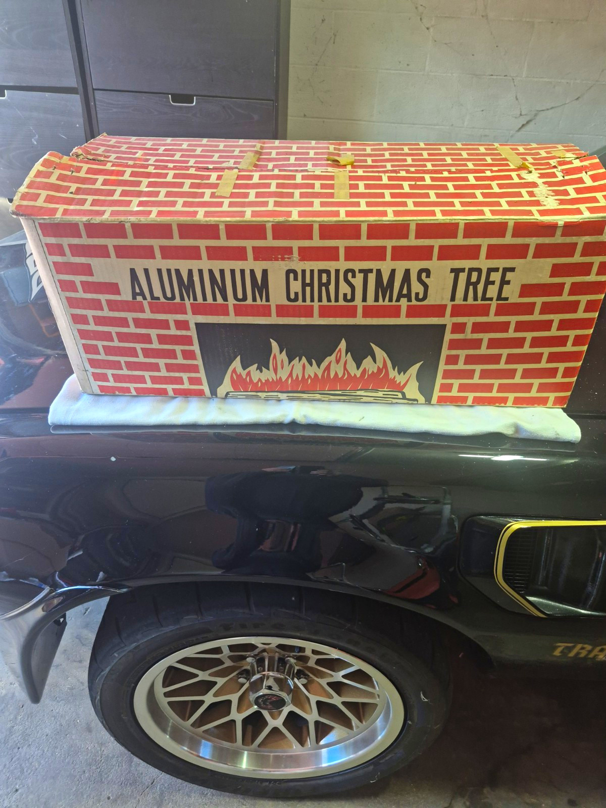Vintage 1958 Silver Aluminum Christmas Tree 4 ft Undecorated w/ Original Box Vintage 1958 Silver Aluminum Christmas Tree 4 ft Undecorated w/ Original Box