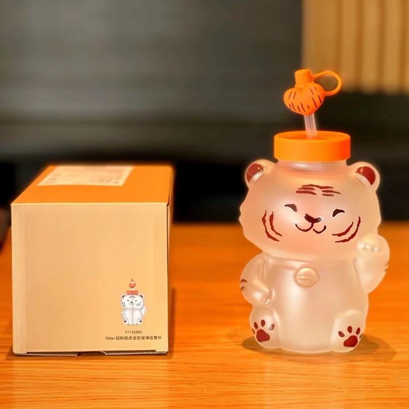 Rare New Starbucks China 2022 The Year of Tiger 24oz Lucky Tiger Glass Straw Cup Rare New Starbucks China 2022 The Year of Tiger 24oz Lucky Tiger Glass Straw Cup