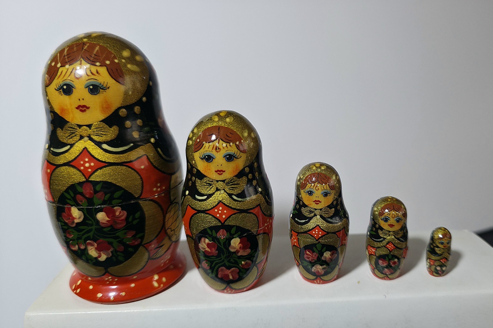 Vintage 1993 Russian Nesting Doll 5pc Signed Kochkurova Sergiev Posad Matryoshka