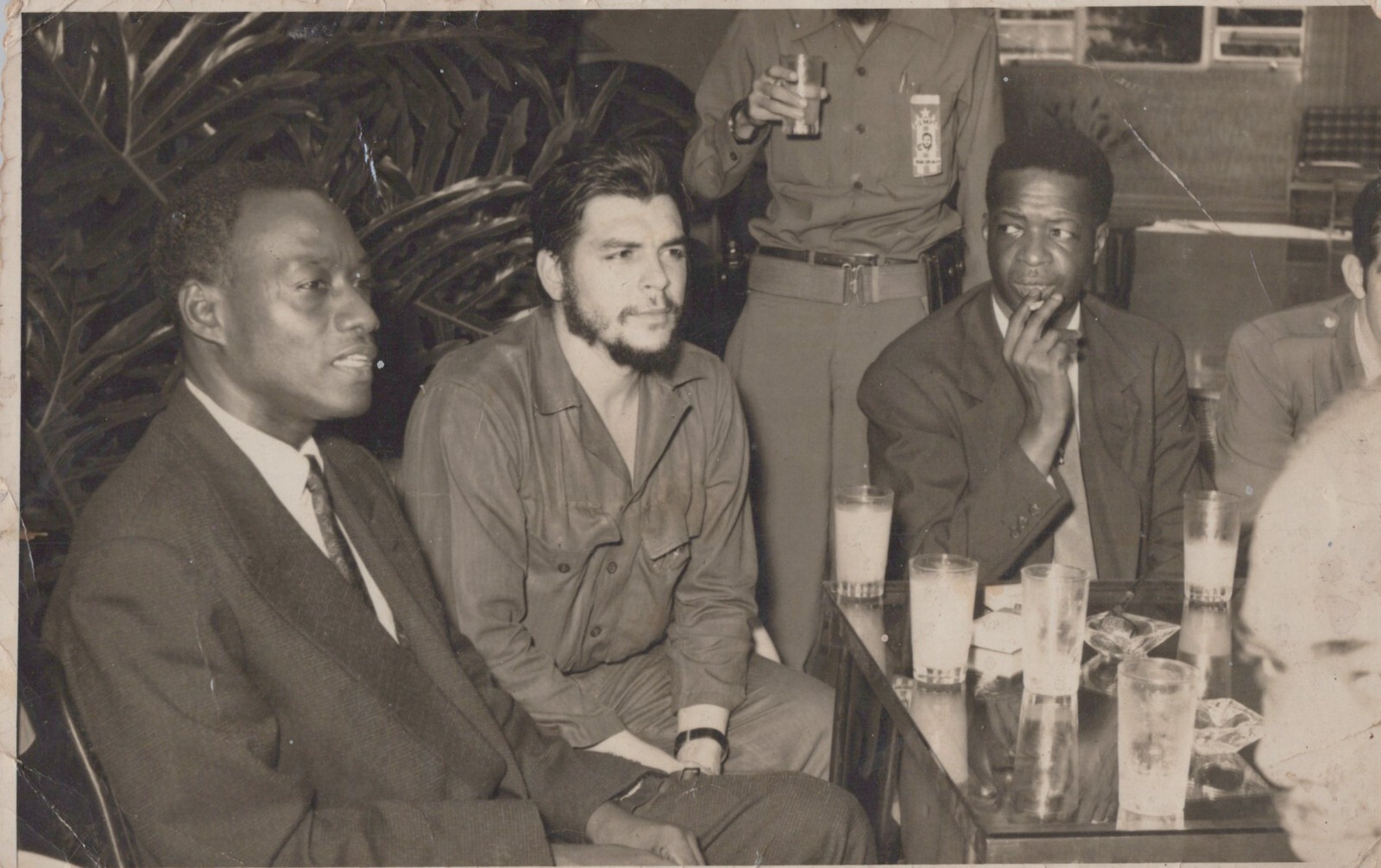 CUBA REVOLUTION ERNESTO CHE GUEVARA COCKTAIL PARTY 1959 ALBERTO KORDA PHOTO 139 CUBA REVOLUTION ERNESTO CHE GUEVARA COCKTAIL PARTY 1959 ALBERTO KORDA PHOTO 139
