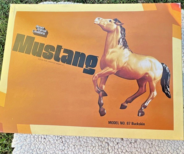 New In The Box Breyer Classics Model 87 Mustang Buckskin Horse Figure Hand Paint New In The Box Breyer Classics Model 87 Mustang Buckskin Horse Figure Hand Paint