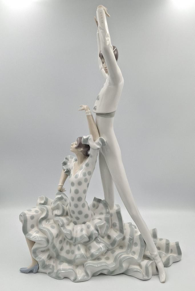 Vintage 1971-74 Lladro 4519 Flamenco Dancers Valencian 19-3/4" Porcelain Figure Vintage 1971-74 Lladro 4519 Flamenco Dancers Valencian 19-3/4" Porcelain Figure