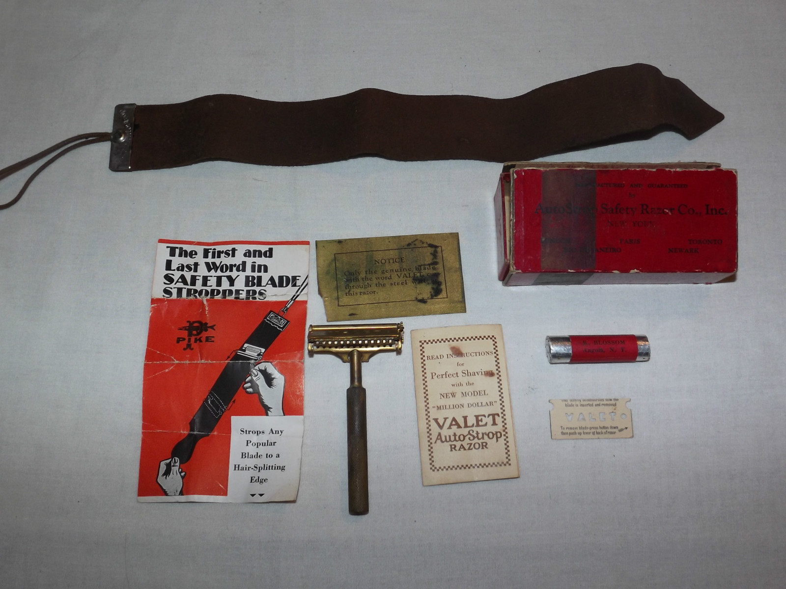 VINTAGE 1920S VALET AUTO STROP SAFETY RAZOR KIT VINTAGE 1920S VALET AUTO STROP SAFETY RAZOR KIT