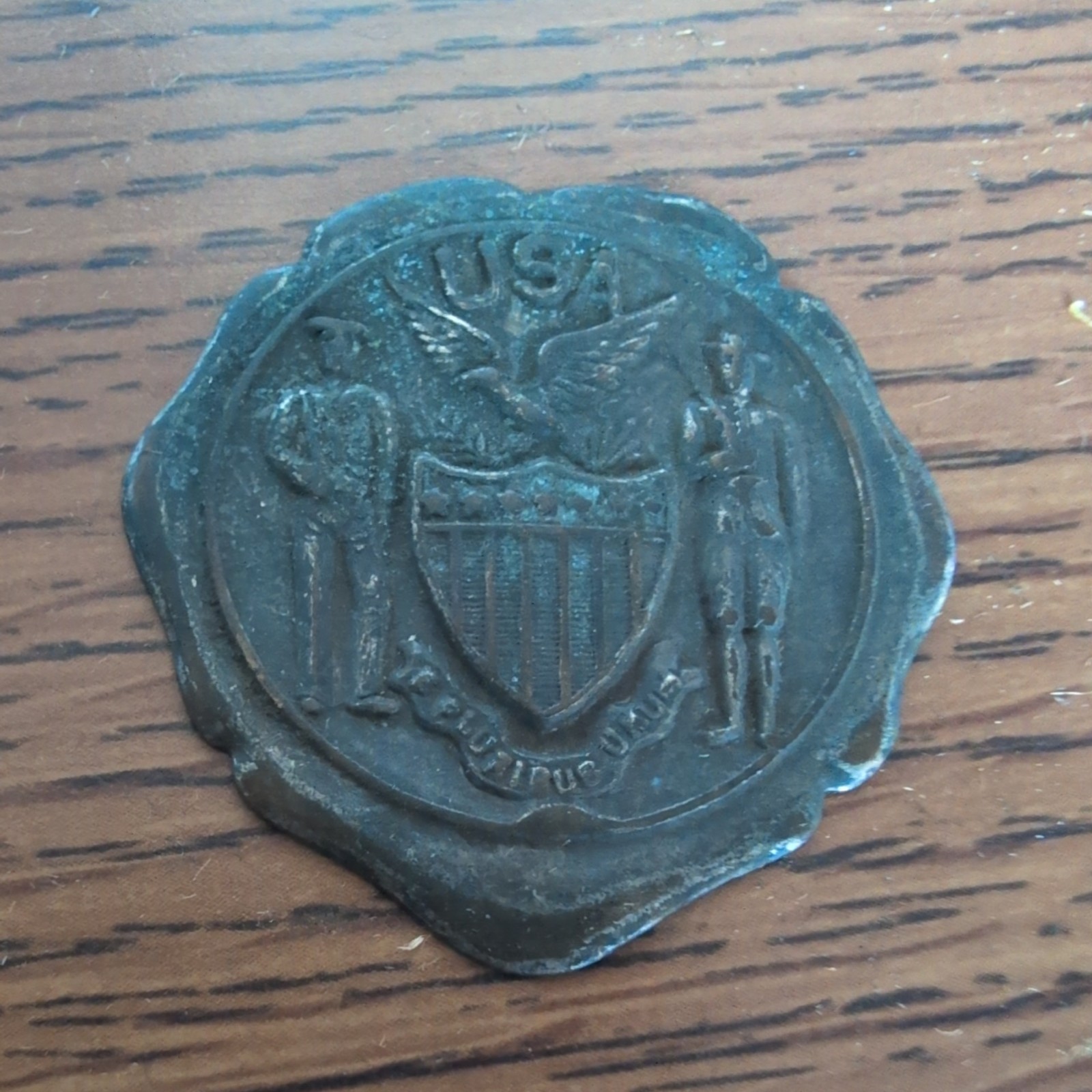 RARE WWI USA Service Pin Badge. RARE WWI USA Service Pin Badge.