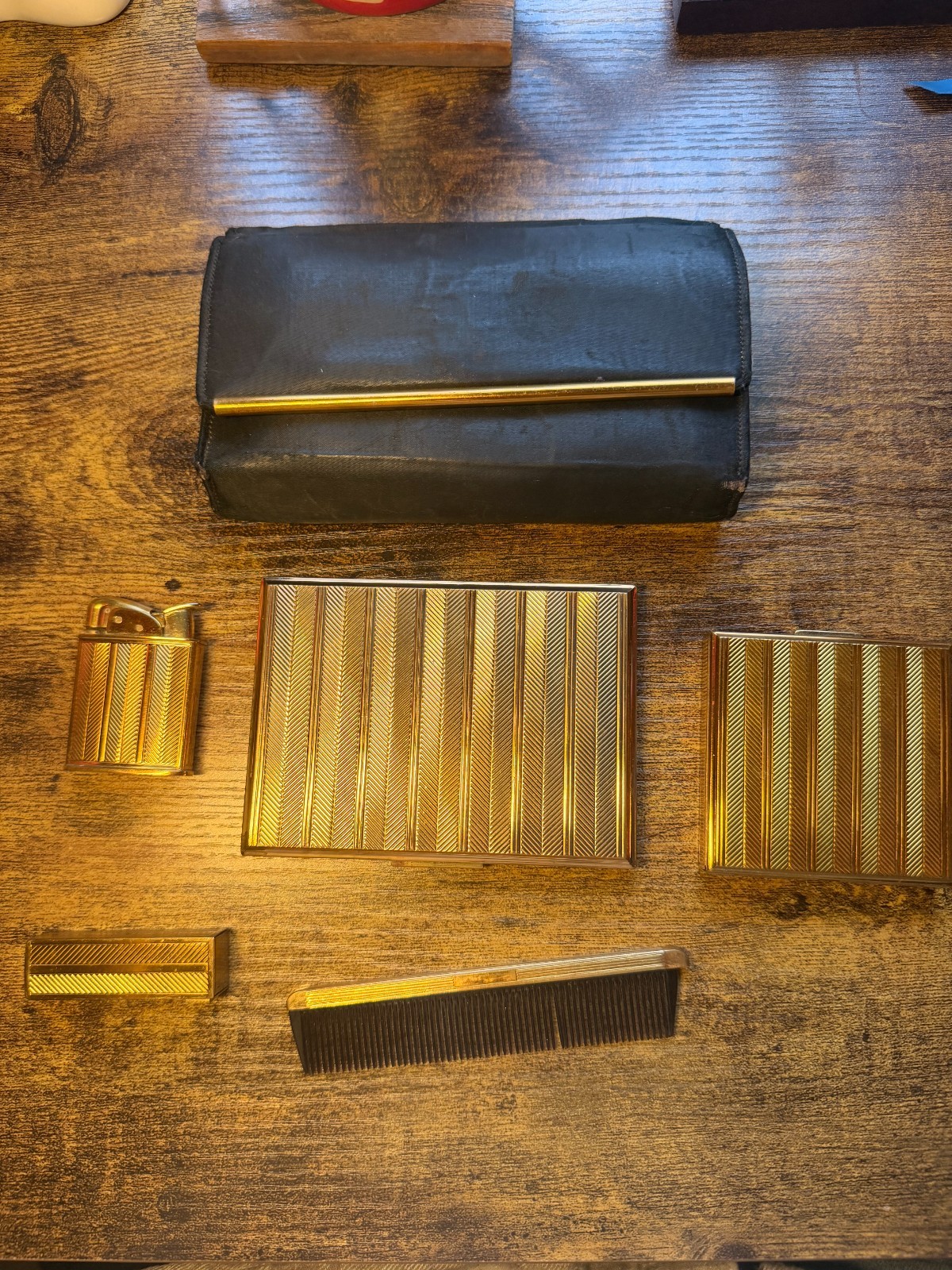 Vintage Evans Gold Tone Vanity Set Compact Lighter Comb Case Pouch Vintage Evans Gold Tone Vanity Set Compact Lighter Comb Case Pouch