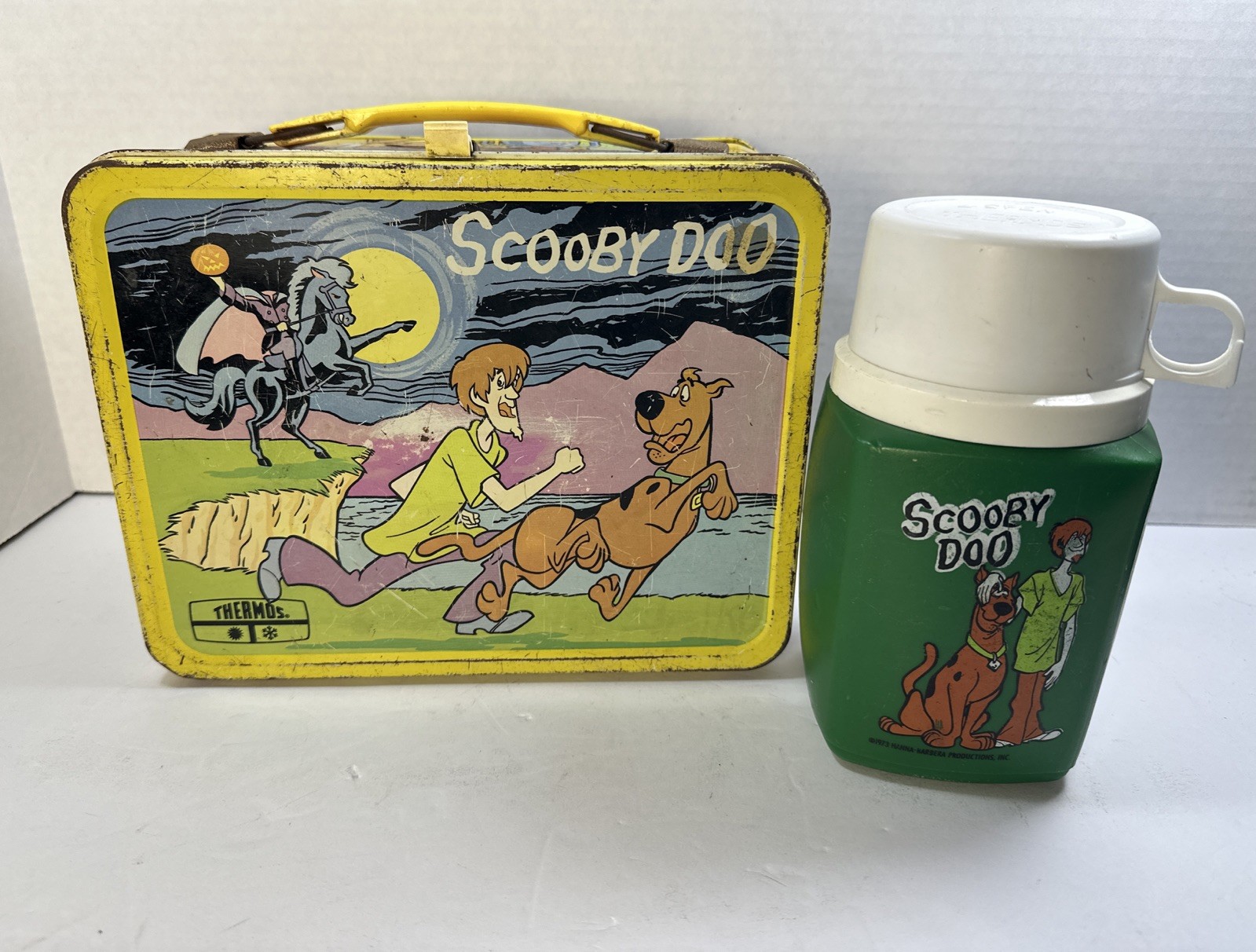 Vintage 1973 Scooby-Doo Metal Lunchbox Lunch Box Yellow Shaggy Fred Wilma Vintage 1973 Scooby-Doo Metal Lunchbox Lunch Box Yellow Shaggy Fred Wilma