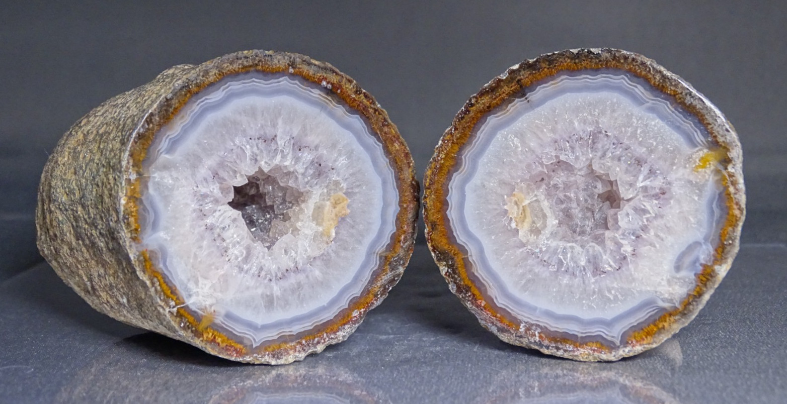 Chinese Fighting Blood Agate Pair Collector Rock Middle Class Mine China Chinese Fighting Blood Agate Pair Collector Rock Middle Class Mine China