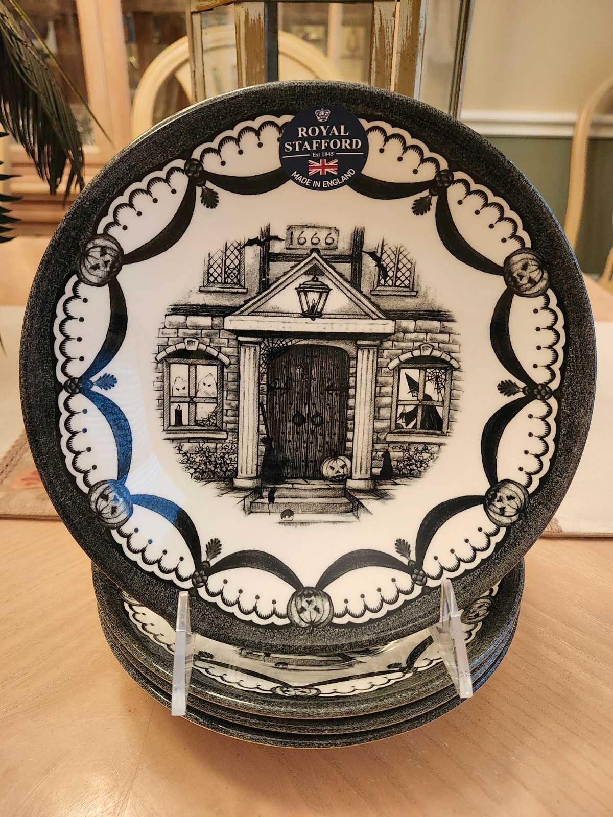 ROYAL STAFFORD HAUNTED HOUSE HALLOWEEN CEREAL BOWLS SET OF 4 WITCH GHOST ENGLAND ROYAL STAFFORD HAUNTED HOUSE HALLOWEEN CEREAL BOWLS SET OF 4 WITCH GHOST ENGLAND