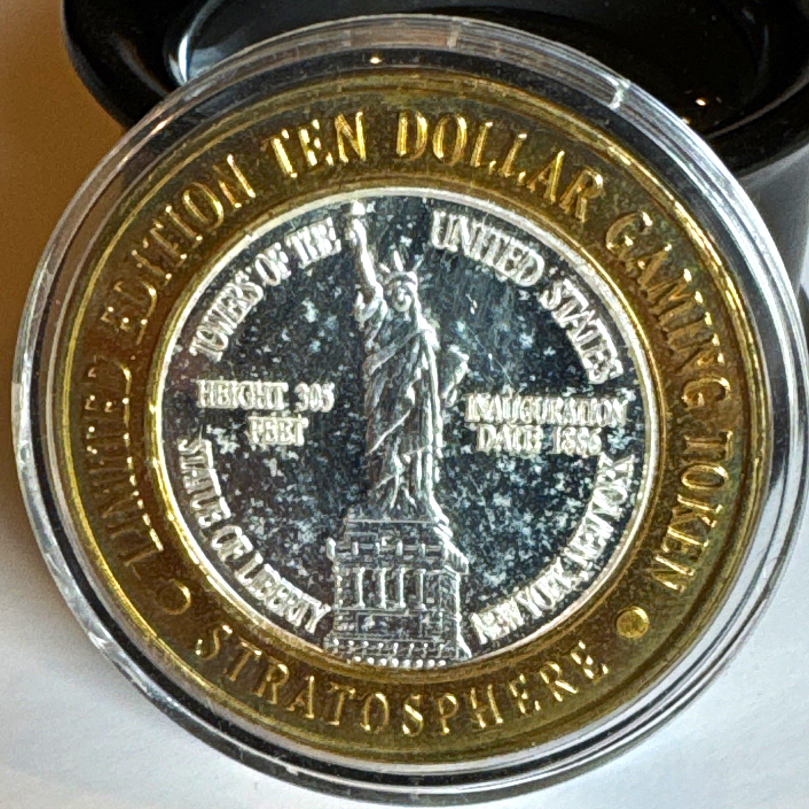 1996 Stratosphere Las Vegas .60oz of Troy .999 Fine Silver 1996 Stratosphere Las Vegas .60oz of Troy .999 Fine Silver