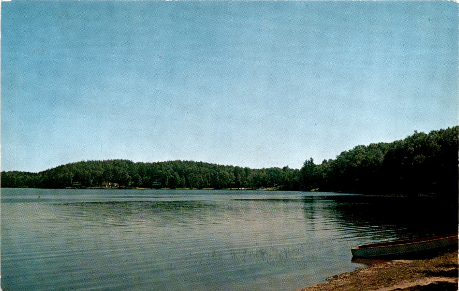 Beautiful Lake in Vacation Land - Visit Now