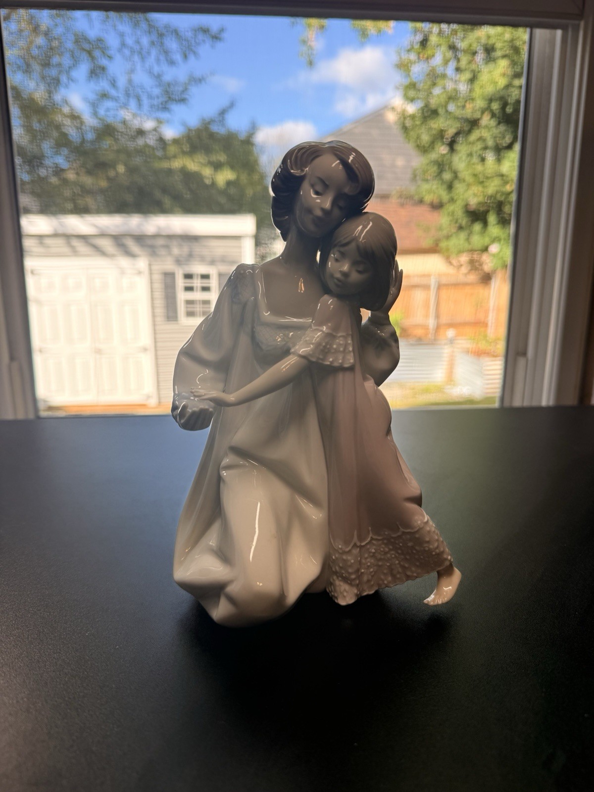 LLADRO #5449 "Good Night Mother and Daughter" Figurine