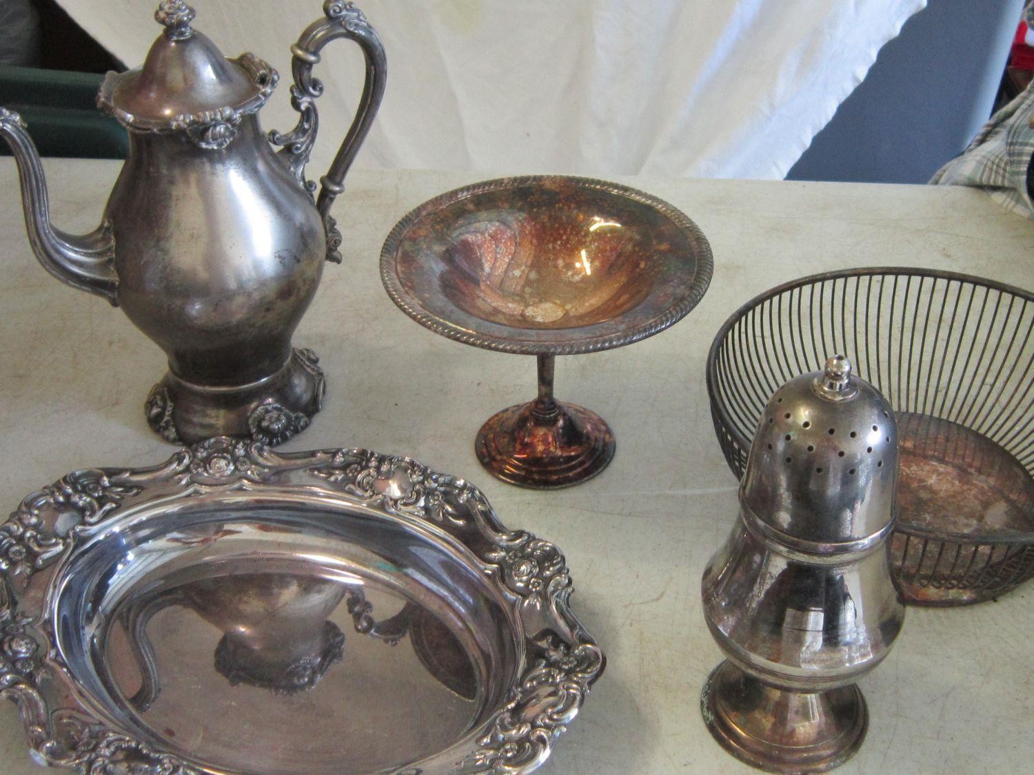 Vtg SILVERPLATE LOT Mixed Sizes & Pieces Marked & UnMarked Various Makers 7lbs Vtg SILVERPLATE LOT Mixed Sizes & Pieces Marked & UnMarked Various Makers 7lbs