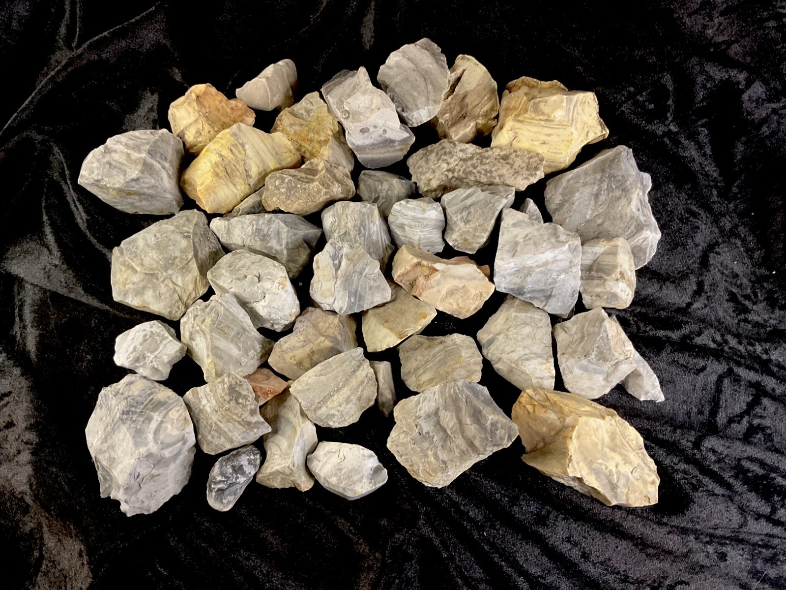 Missouri Banded Chert Rough 4 Lbs Cabbing Tumbling Knapping Flinting Missouri Banded Chert Rough 4 Lbs Cabbing Tumbling Knapping Flinting