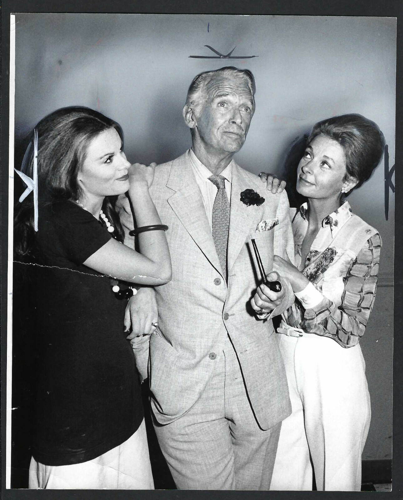 Douglas Fairbanks Jr. VINTAGE ORIGINAL PHOTO HOLLYWOOD ACTOR 1976 STUNNING MOVIE Douglas Fairbanks Jr. VINTAGE ORIGINAL PHOTO HOLLYWOOD ACTOR 1976 STUNNING MOVIE