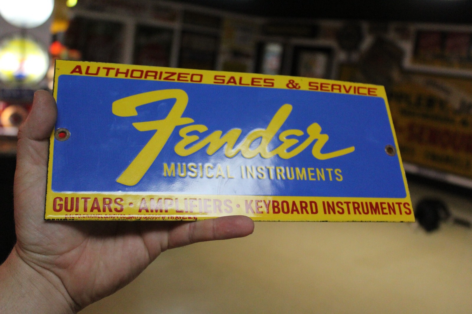 RARE FENDER GUITAR SERVICED DEALER PORCELAIN METAL SIGN AMP MUSIC ROCK ELVIS RARE FENDER GUITAR SERVICED DEALER PORCELAIN METAL SIGN AMP MUSIC ROCK ELVIS
