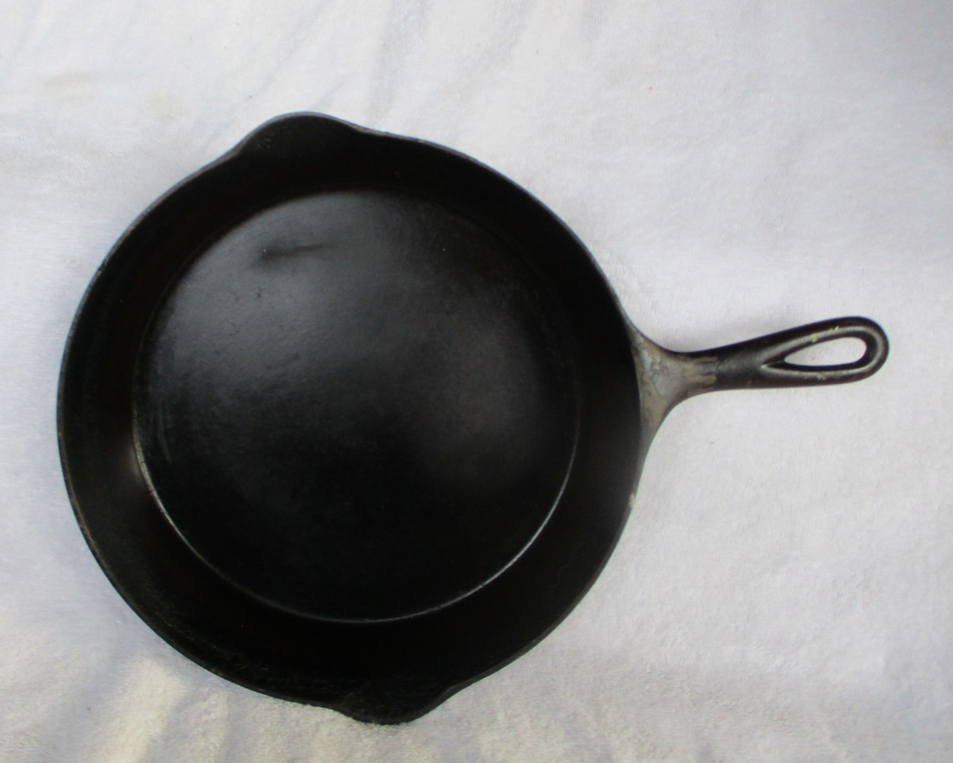 Antique WAPAK Straight Block Logo No. 9 Cast Iron Skillet w/Heat Ring Antique WAPAK Straight Block Logo No. 9 Cast Iron Skillet w/Heat Ring