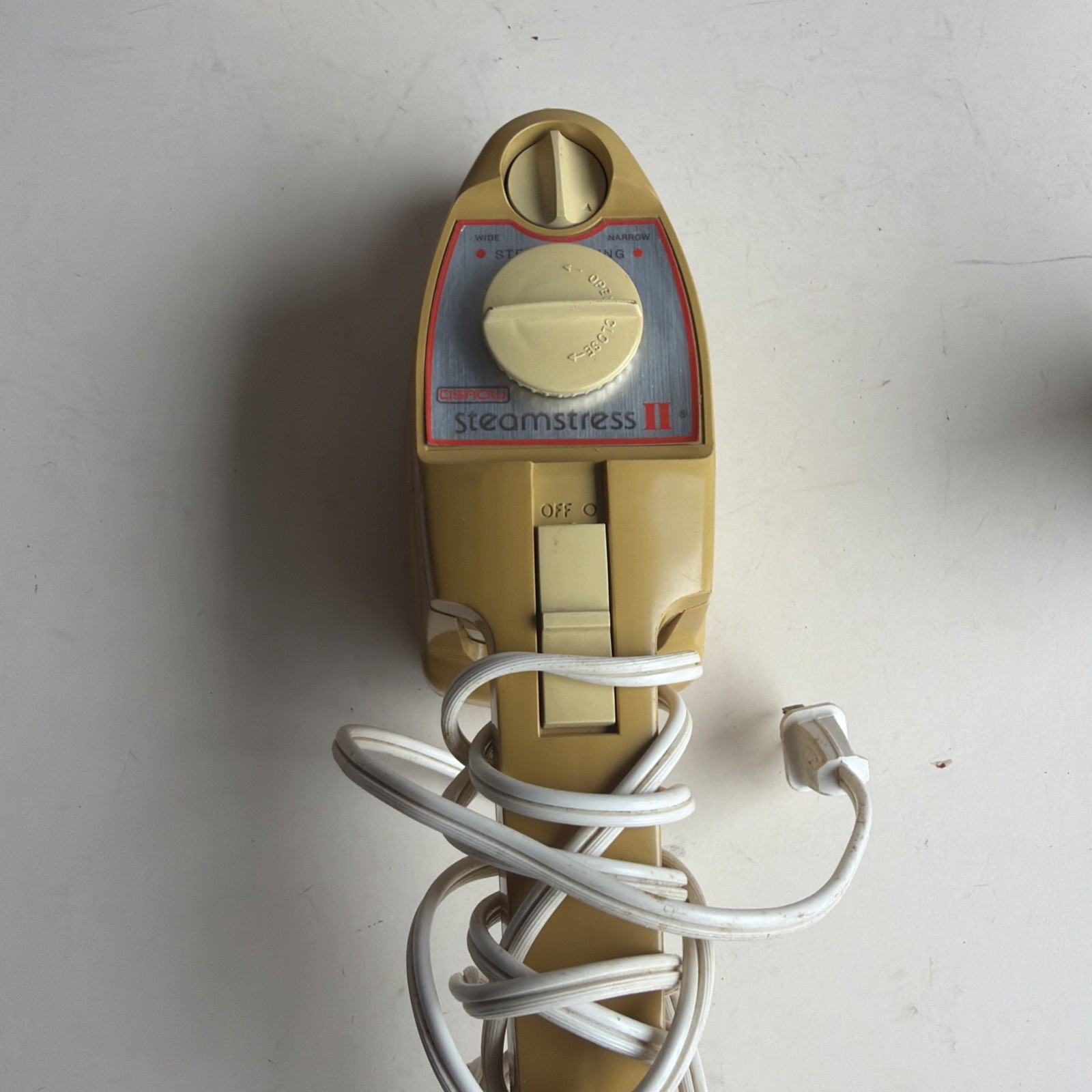 Vintage Osrow Steamstress II SB-75 Travel Steam Iron Yellow Gold Made USA 1976 Vintage Osrow Steamstress II SB-75 Travel Steam Iron Yellow Gold Made USA 1976