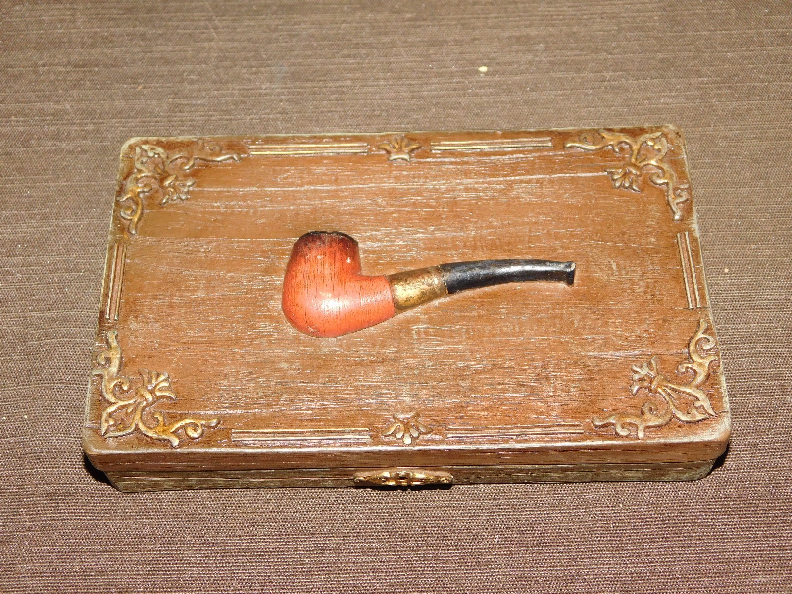 VINTAGE 6 1/2" X 4" FAUX TOBACCO PIPE KIT RESIN DISPLAY BOX VINTAGE 6 1/2" X 4" FAUX TOBACCO PIPE KIT RESIN DISPLAY BOX