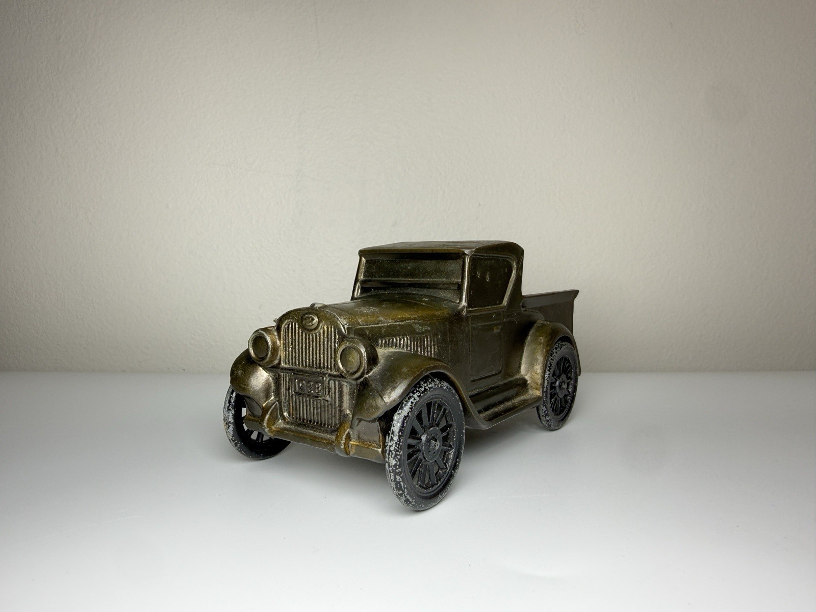 Vintage c1974 Banthrico 1928 Chevrolet Pickup Truck Metal Coin Bank Chicago USA Vintage c1974 Banthrico 1928 Chevrolet Pickup Truck Metal Coin Bank Chicago USA