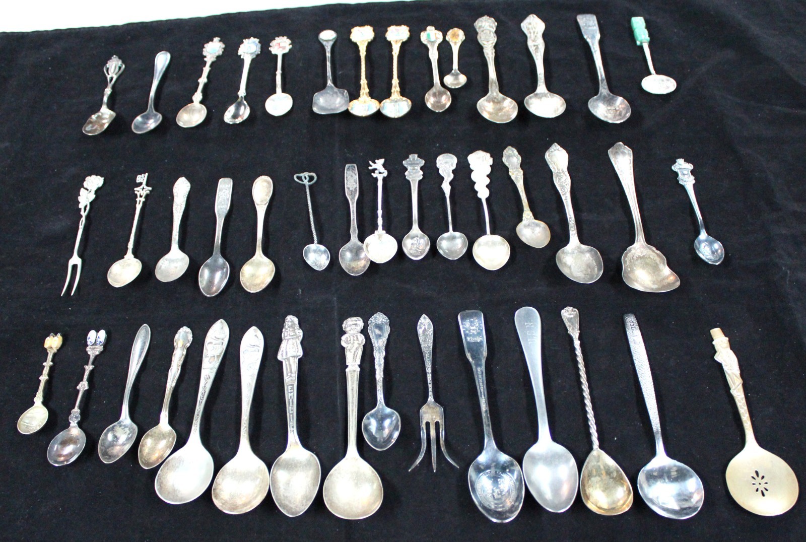 LOT OF 44 + VINTAGE OLD SOUVENIR SPOONS SILVER TONE SILVER PLATE PEWTER ENAMEL LOT OF 44 + VINTAGE OLD SOUVENIR SPOONS SILVER TONE SILVER PLATE PEWTER ENAMEL