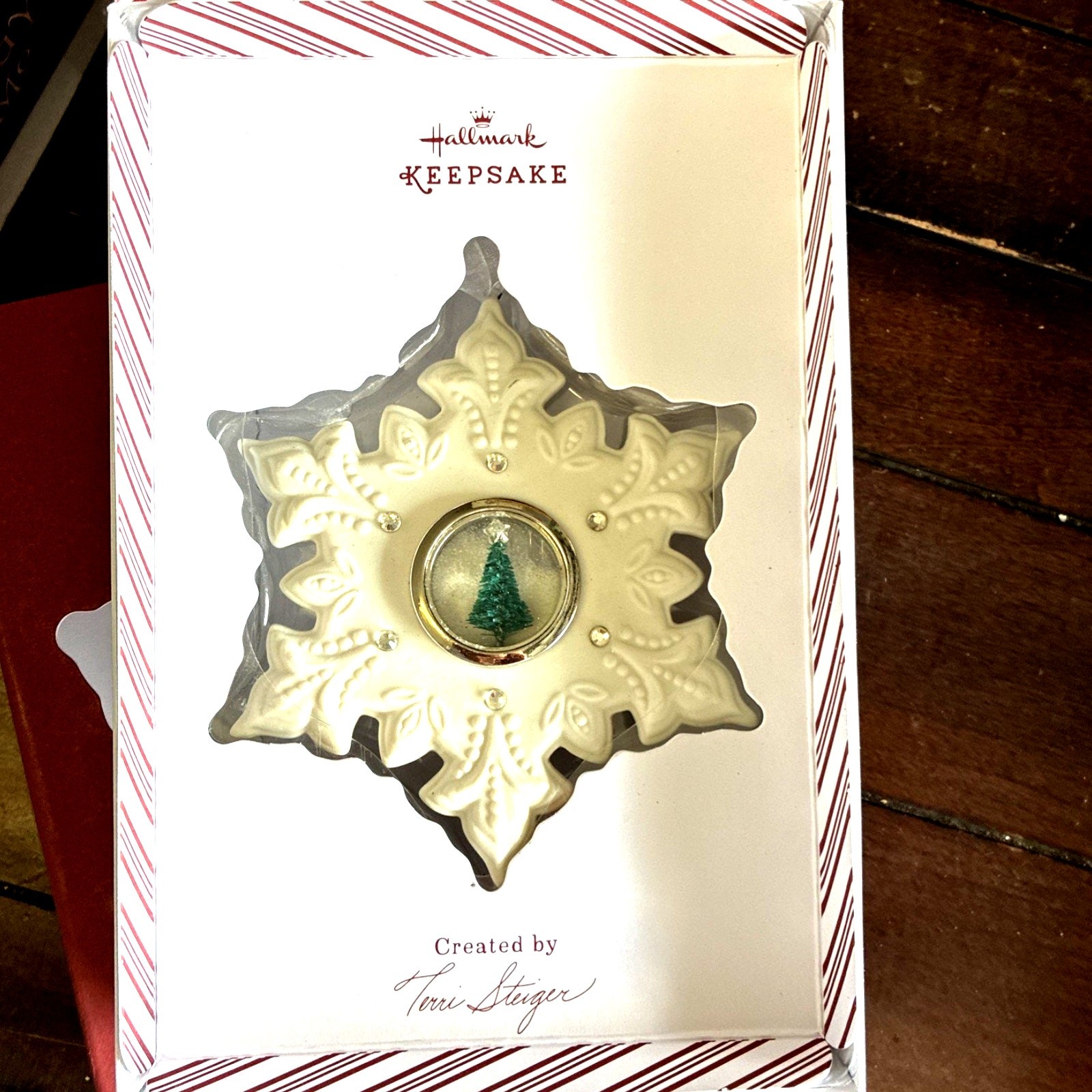 NIB 2015 Hallmark Keepsake Ornament Season of Wonder