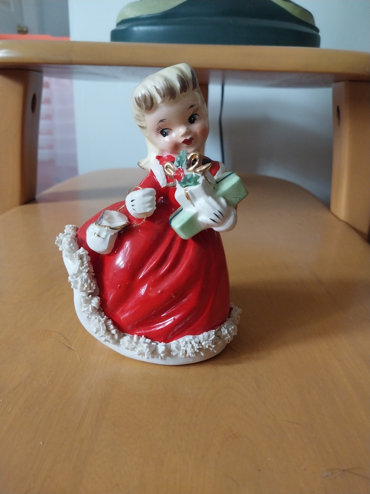 Vintage NAPCO 1956 Spaghetti Christmas Shopping Girl, Packages, No Parasol AS IS