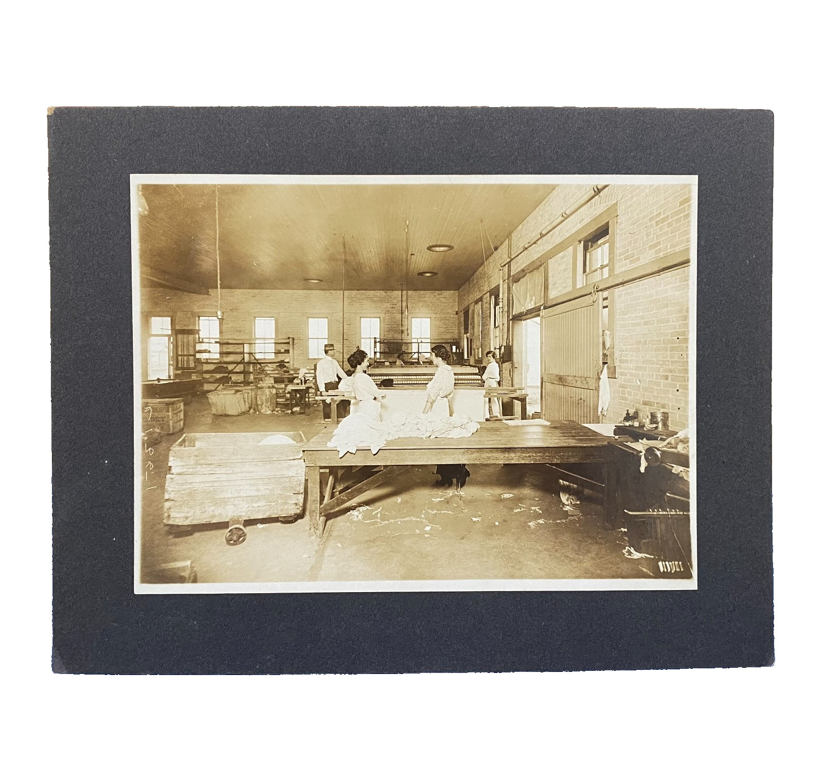 Antique Photo Women Laundry Brick Building Cotton Fabric Factory Pool Table 5x7 Antique Photo Women Laundry Brick Building Cotton Fabric Factory Pool Table 5x7