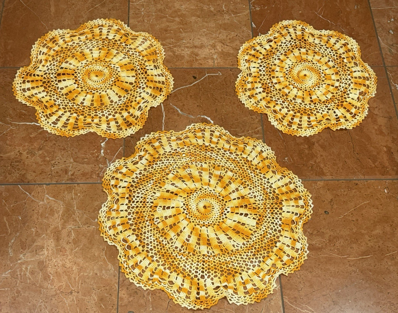 VINTAGE VARIEGATED SHADES ORANGE FLORAL CROCHET 14.5" & 17" DOILY LOT SET 3 EUC