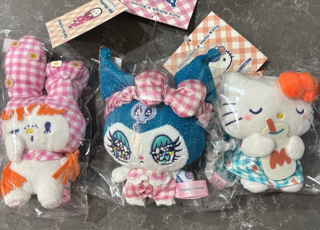 Munecuneten Sanrio Hello Kitty Kuromi My Melody Plush Keychain Mascot 3 Set NEW Munecuneten Sanrio Hello Kitty Kuromi My Melody Plush Keychain Mascot 3 Set NEW