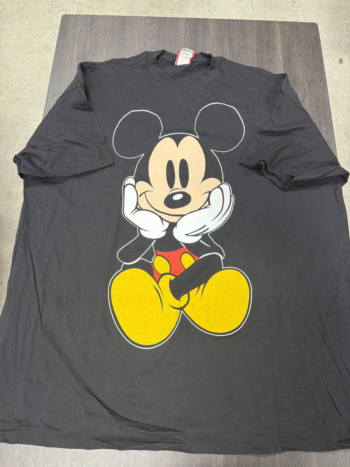 Vintage Disney Designs Mickey Mouse Sitting T-Shirt Black Super Size USA NWT Vintage Disney Designs Mickey Mouse Sitting T-Shirt Black Super Size USA NWT