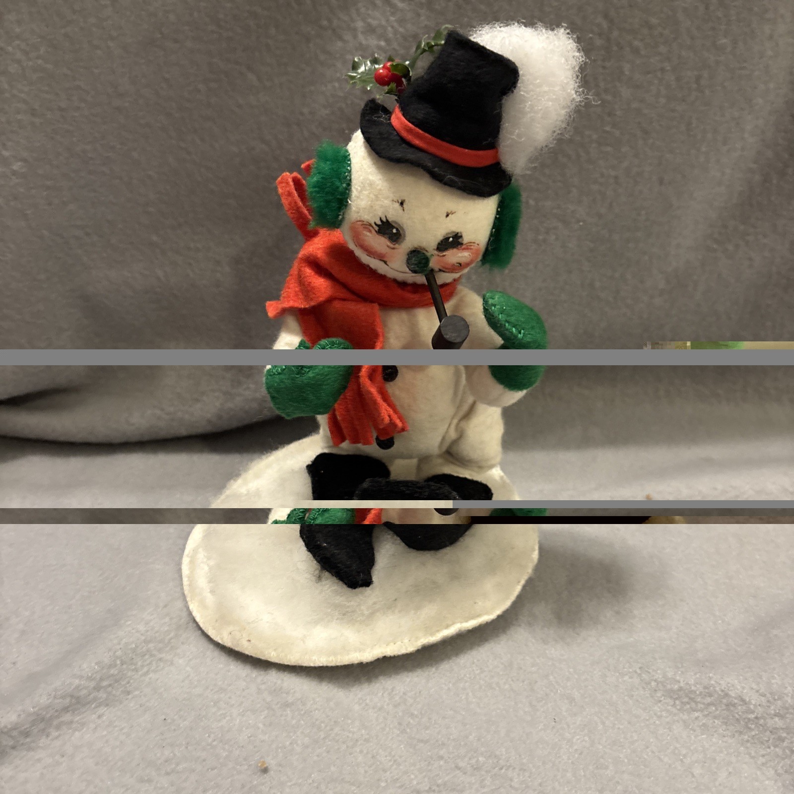 ANNALEE  DANCING SNOWMAN WITH PIPE & SMOKING HAT~9"~MEREDITH, N.H.~USA