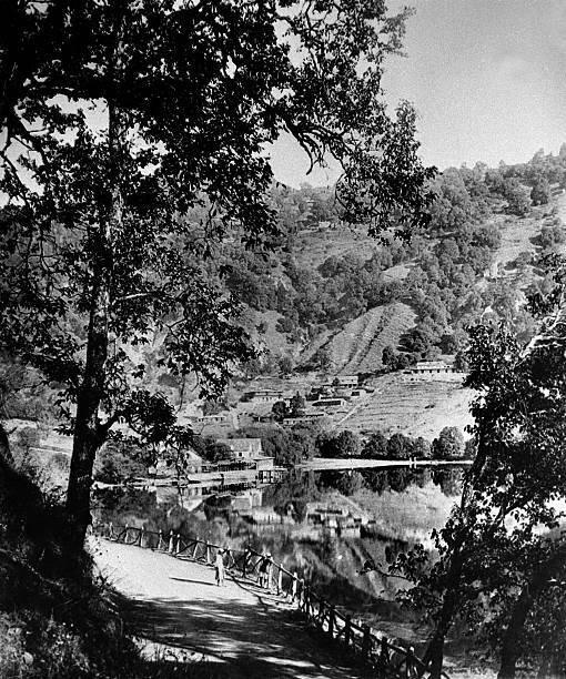 The Beautiful Hill Area Of Nainital In India 1950 OLD PHOTO The Beautiful Hill Area Of Nainital In India 1950 OLD PHOTO